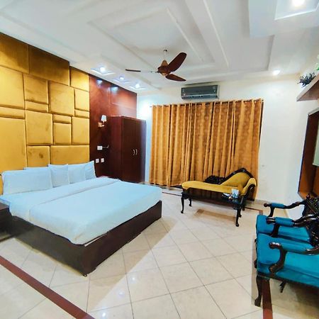 Hotel Pak Continental Мултан Экстерьер фото