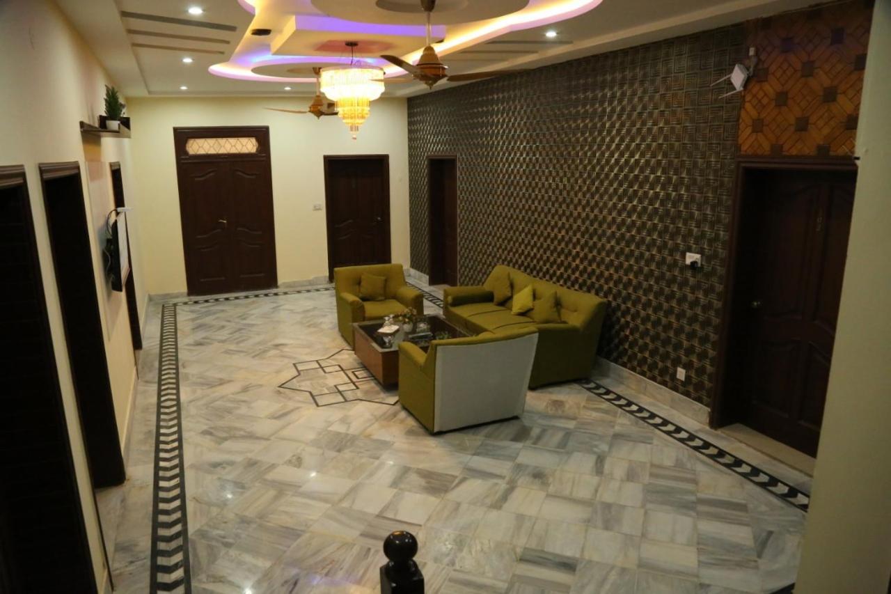 Hotel Pak Continental Мултан Экстерьер фото