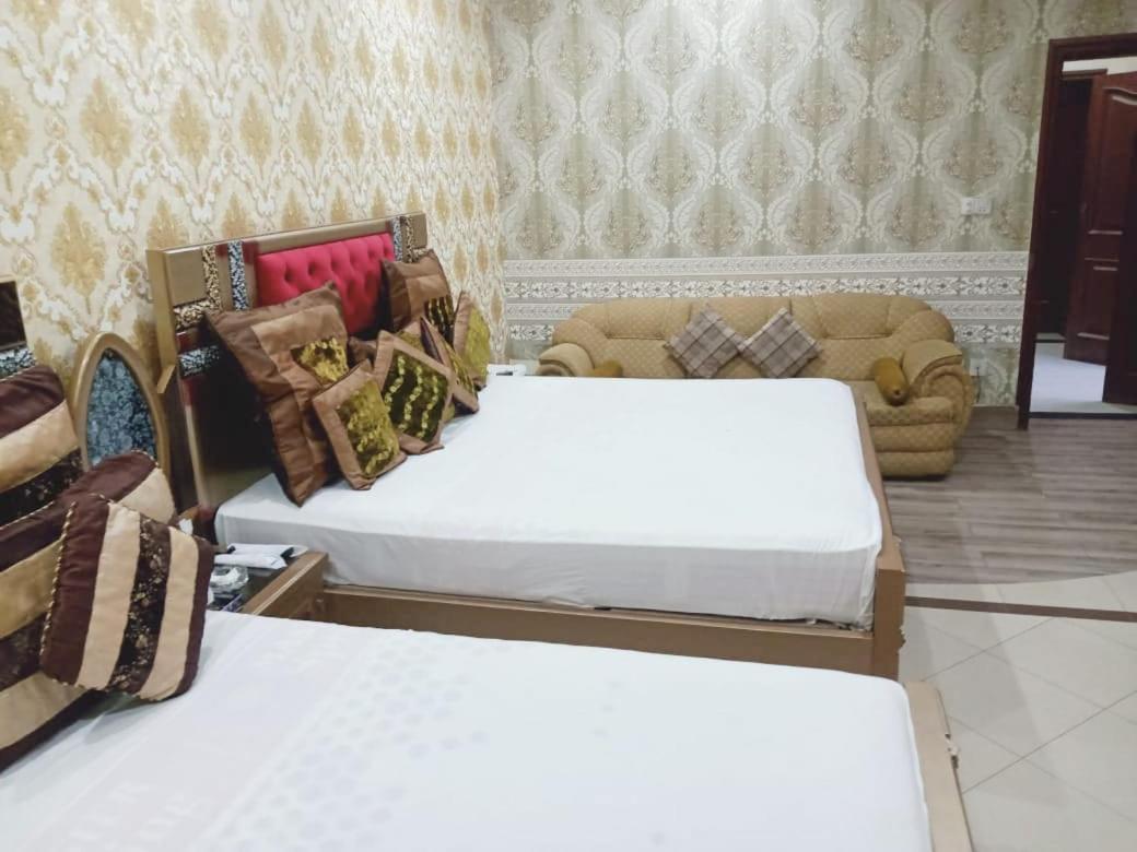 Hotel Pak Continental Мултан Экстерьер фото