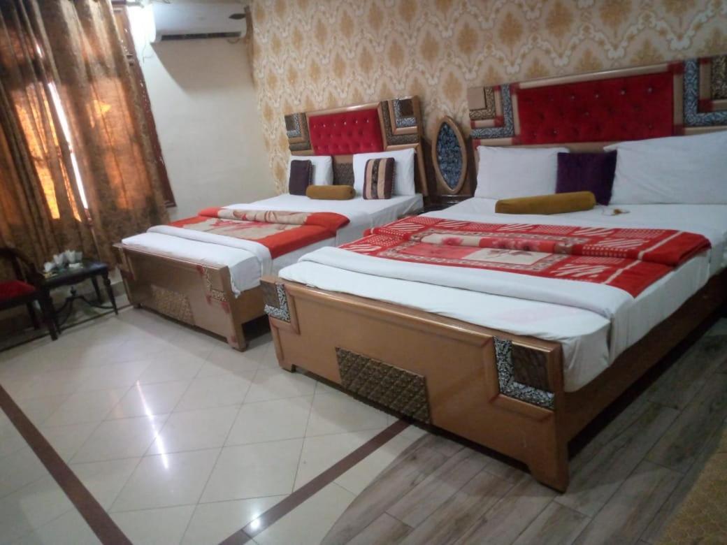 Hotel Pak Continental Мултан Экстерьер фото