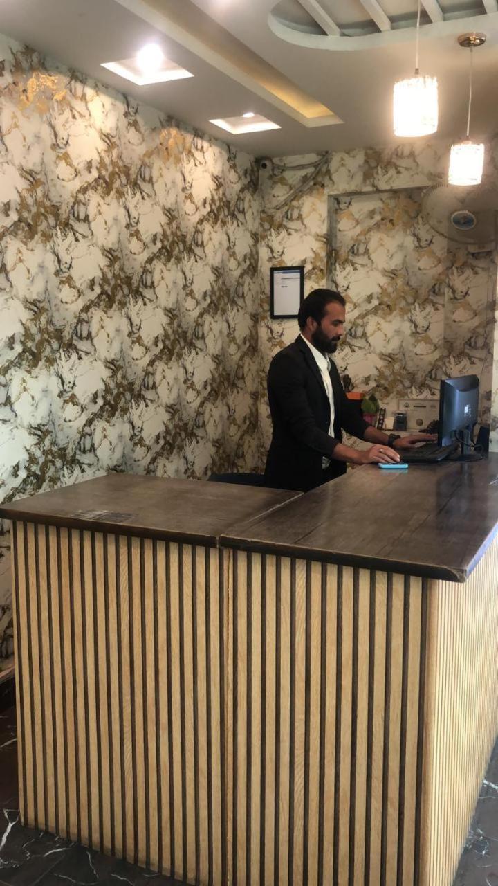 Hotel Pak Continental Мултан Экстерьер фото