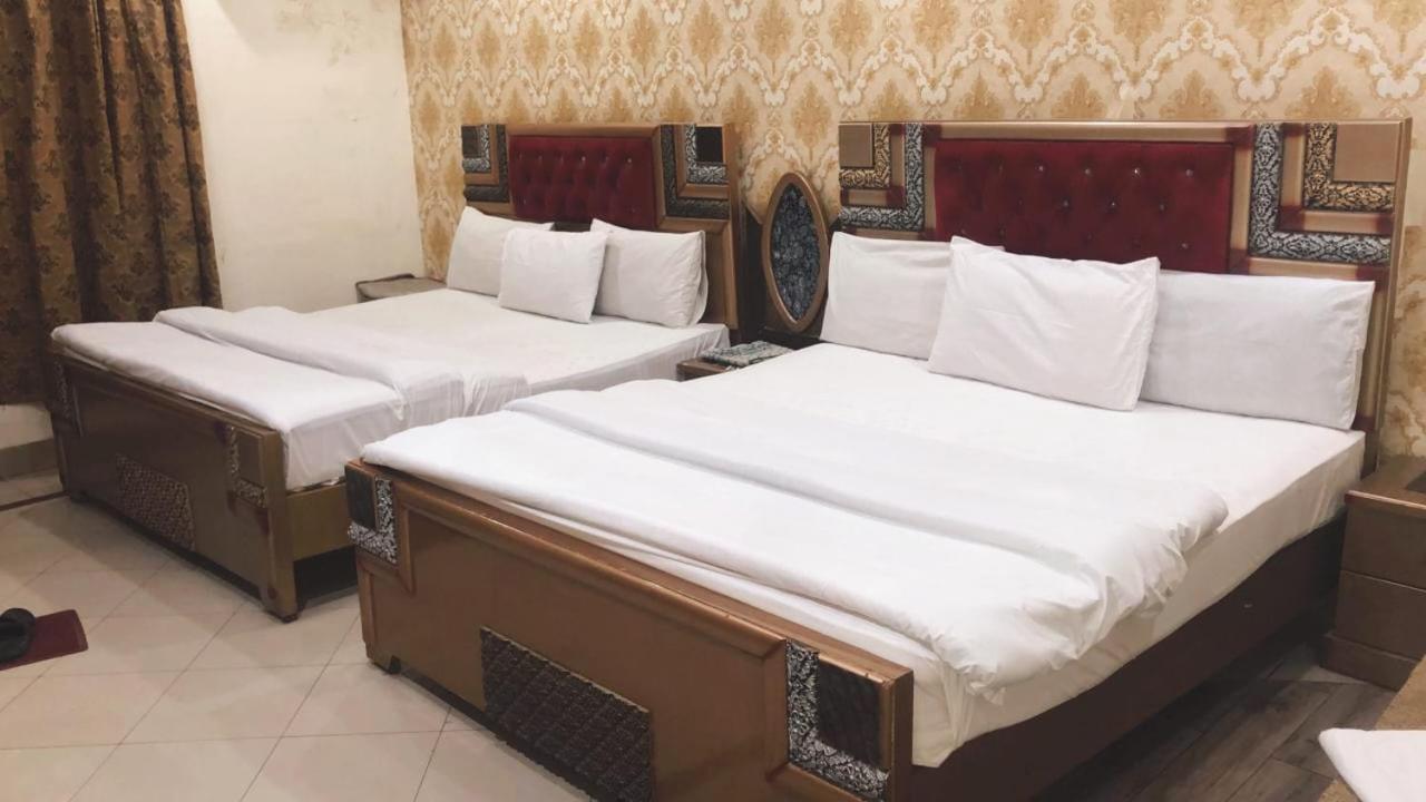 Hotel Pak Continental Мултан Экстерьер фото