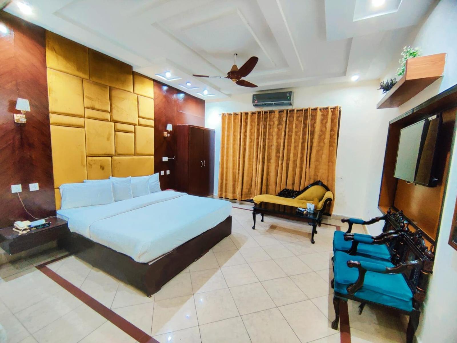 Hotel Pak Continental Мултан Экстерьер фото